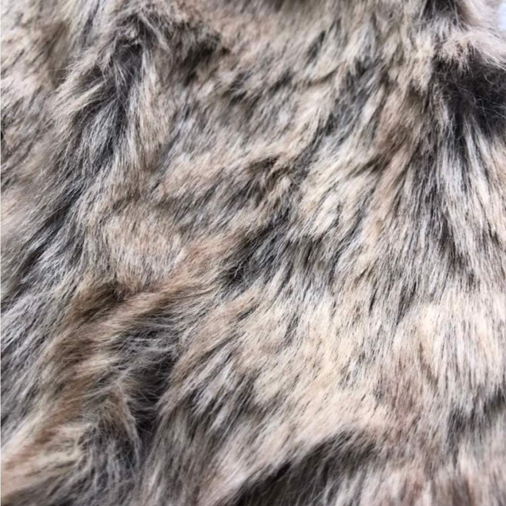 Osh Kosh 2T Faux Fur Vest - Picture 2 of 8